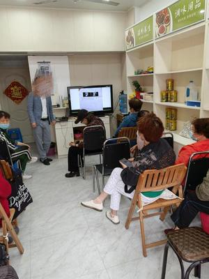 駝奶能治腎病、糖尿病和乙肝?商店送雞蛋、旅游引誘老人參加講座,查處曝光